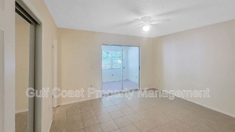 1001 25th St W - Photo 5 of 9