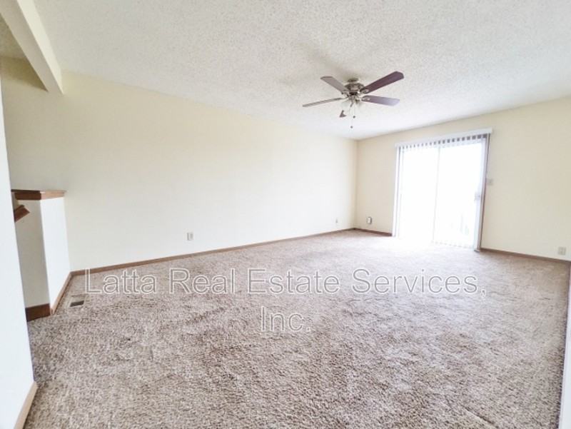 403 S Sunrise Dr - Photo 4 of 13