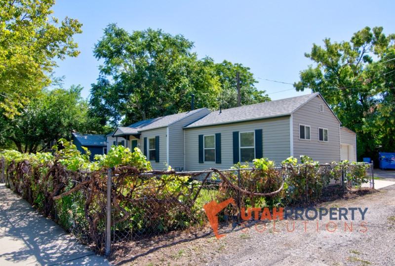 574 E Wilson Ave - Photo 3 of 24