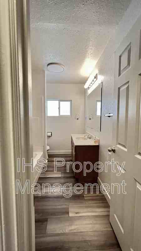1008 Davenport St - Photo 5 of 13