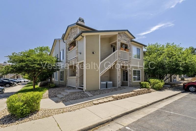 9911 E Idaho Cir - Photo 2 of 35