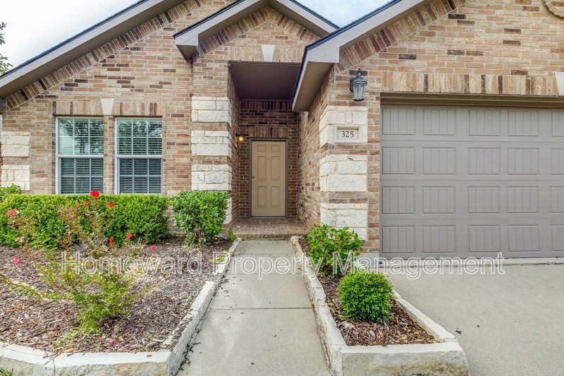 325 Chalkstone Dr - Photo 3 of 23