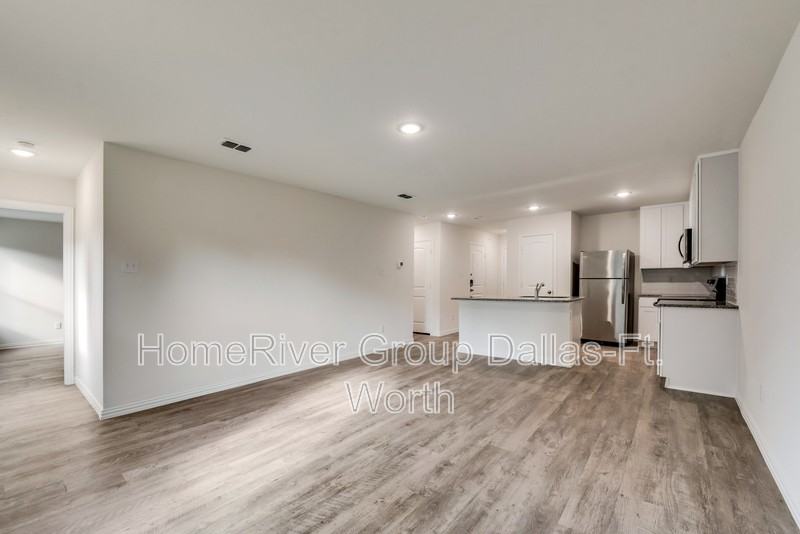 5825 Montague St - Photo 2 of 19