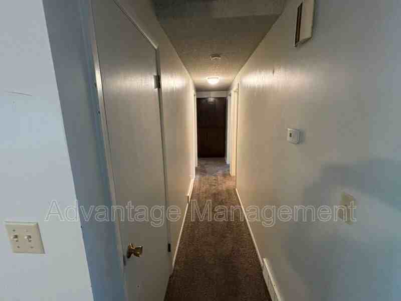 817 Northeast - Photo 5 of 22