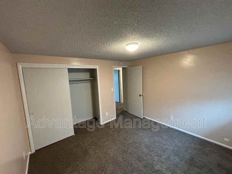 817 Northeast - Photo 7 of 22