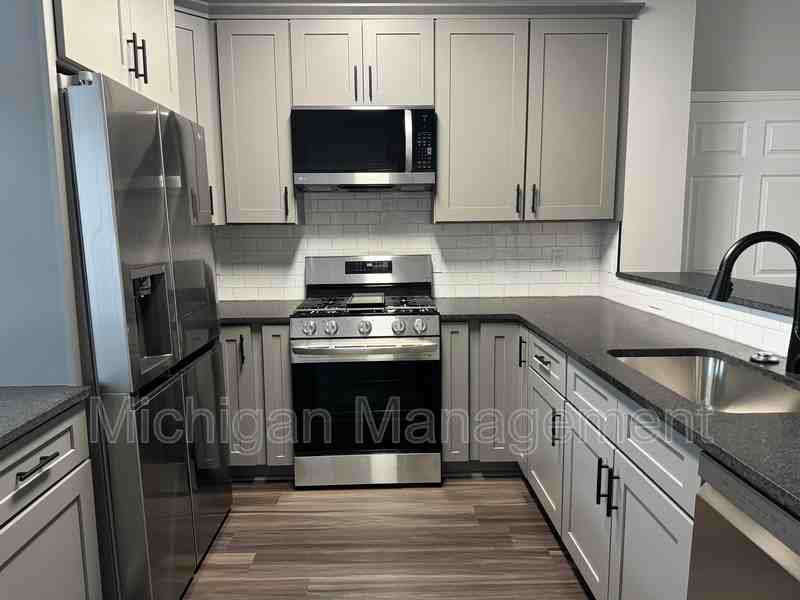324 Red Ryder Dr - Photo 3 of 18
