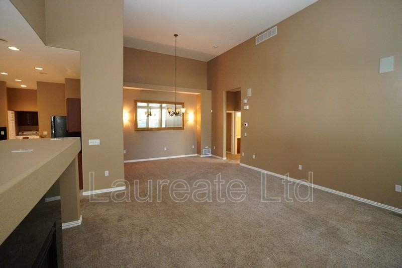 632 S Yarrow St - Photo 2 of 27