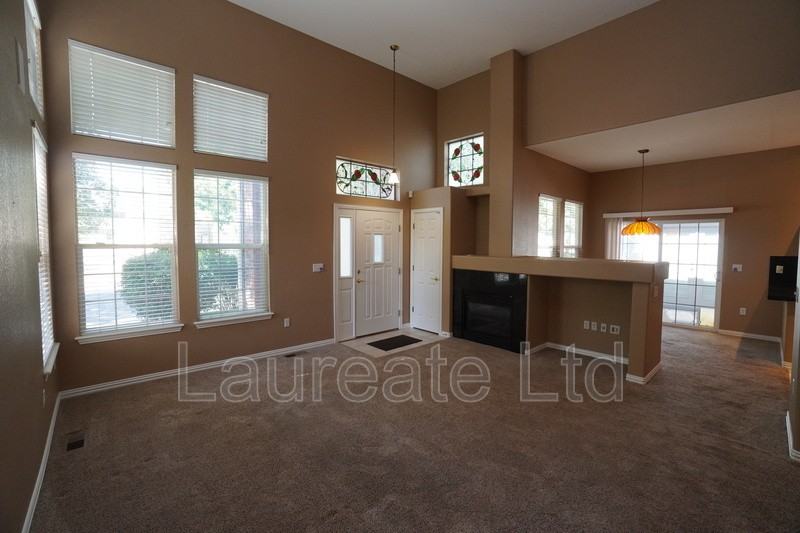 632 S Yarrow St - Photo 3 of 27