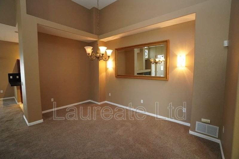 632 S Yarrow St - Photo 4 of 27