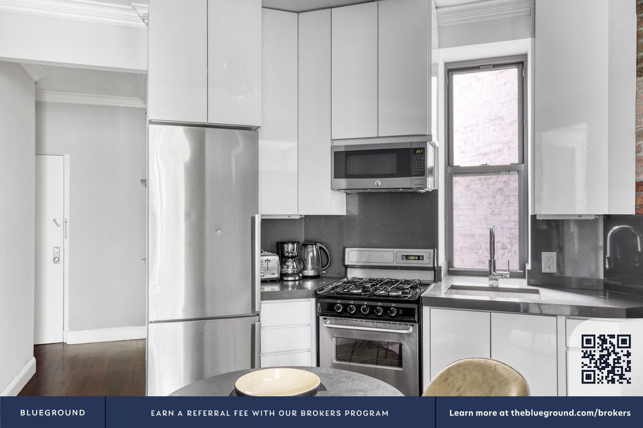 248 Mott St #805 - Photo 4 of 19