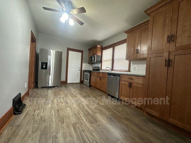 626 N 23rd St - Photo 4 of 12