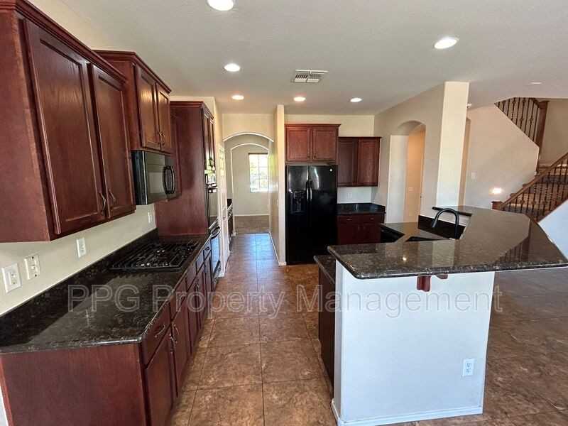 15060 W Georgia Dr - Photo 2 of 26