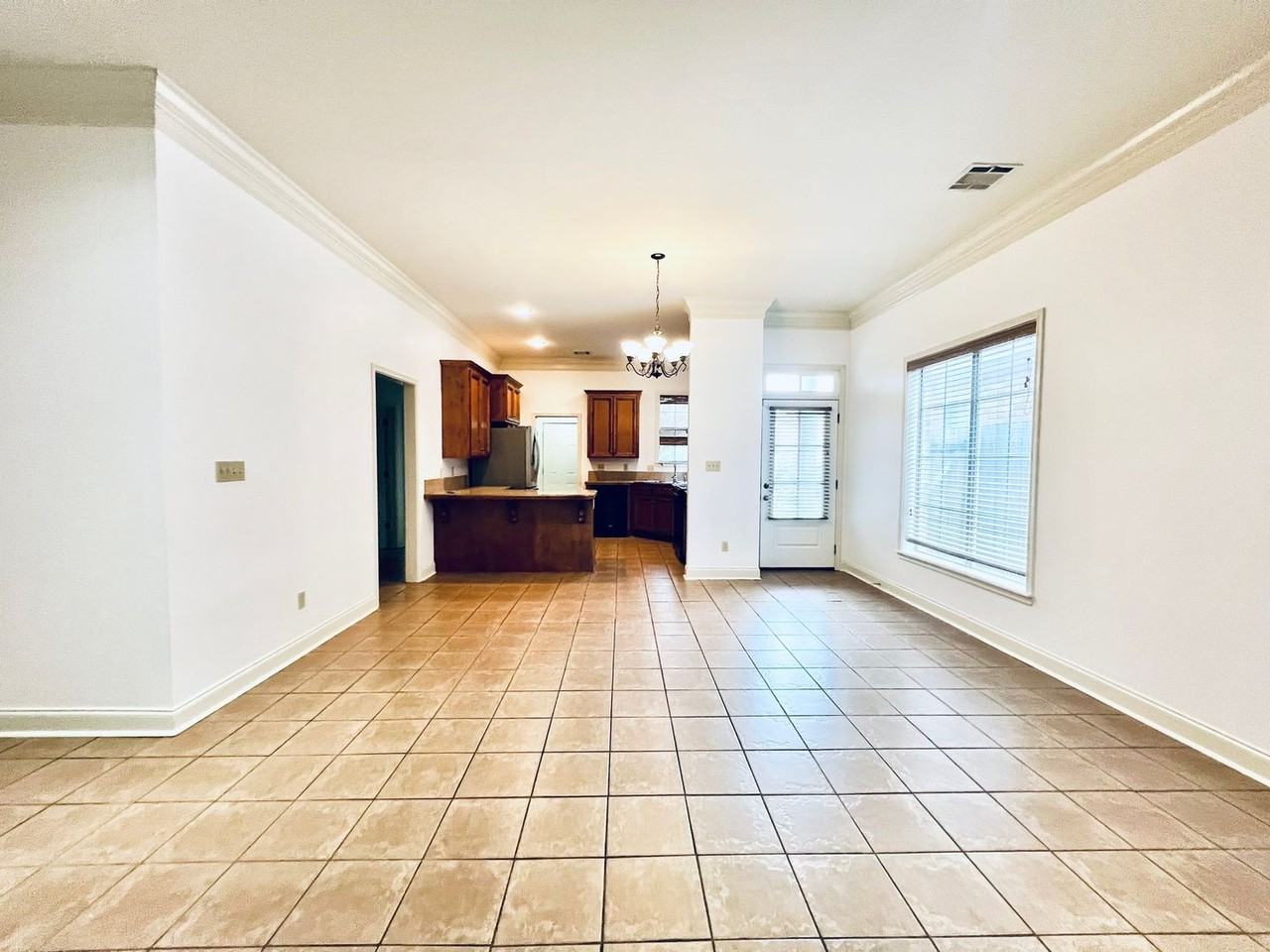 125 Oakbend Dr - Photo 2 of 18