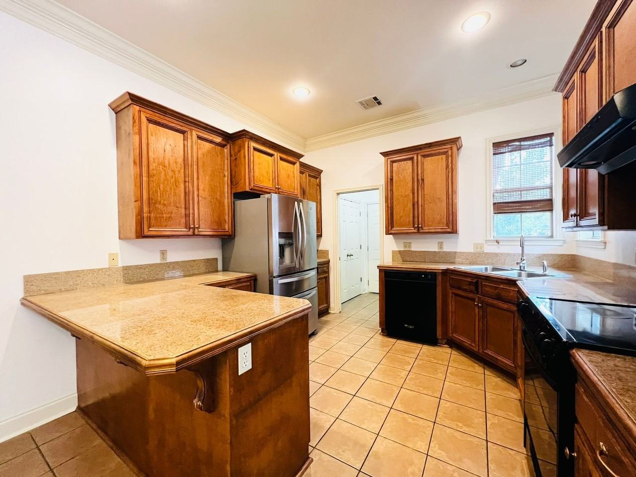 125 Oakbend Dr - Photo 3 of 18