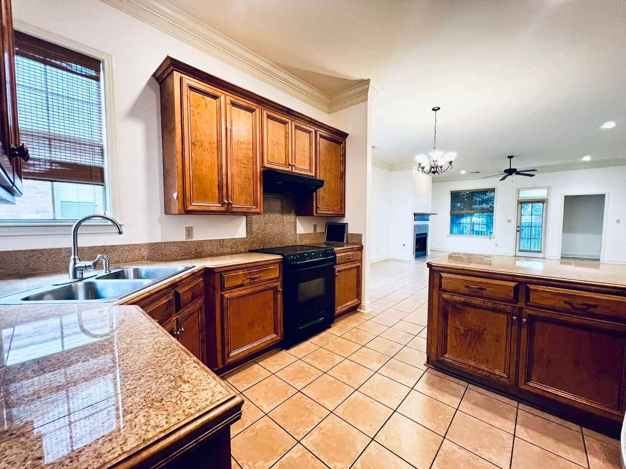 125 Oakbend Dr - Photo 5 of 18