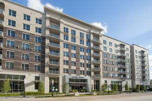 featured image of 10401 Town And Country Way