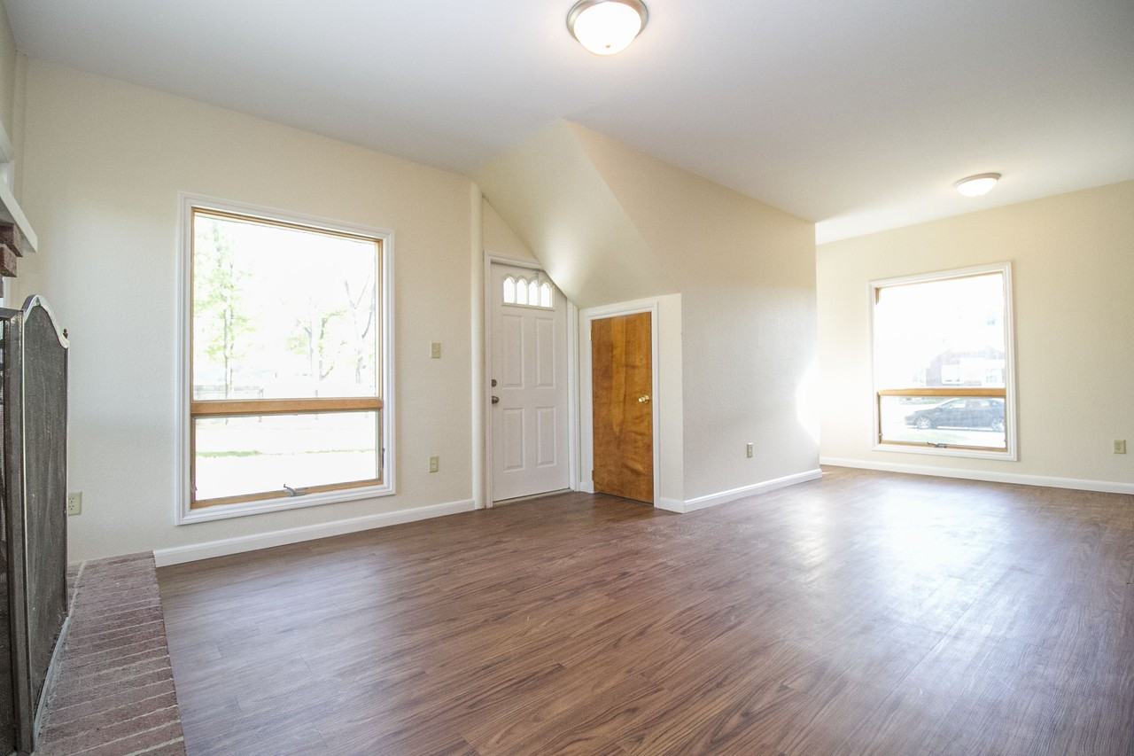 2943 Escott Ave #NA - Photo 2 of 24