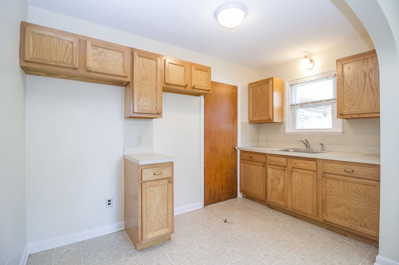 2943 Escott Ave #NA - Photo 4 of 24