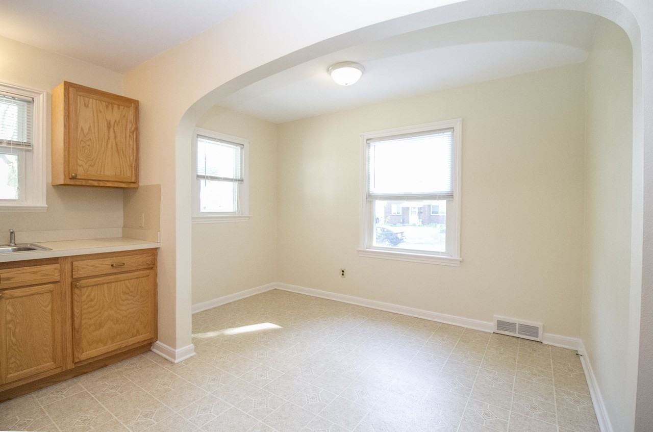 2943 Escott Ave #NA - Photo 5 of 24