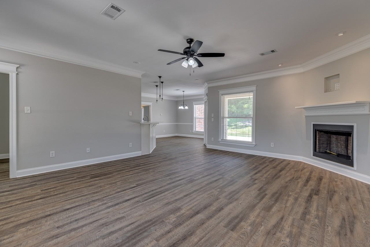 105 Mead Cir #NA - Photo 3 of 16