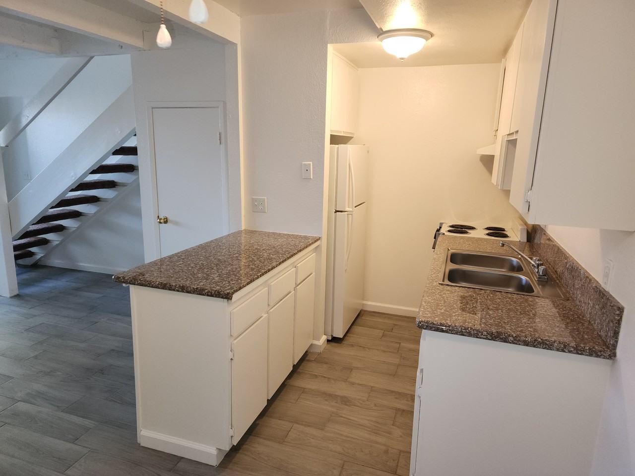 5301 Lennox Avenue #LOFT - Photo 4 of 5