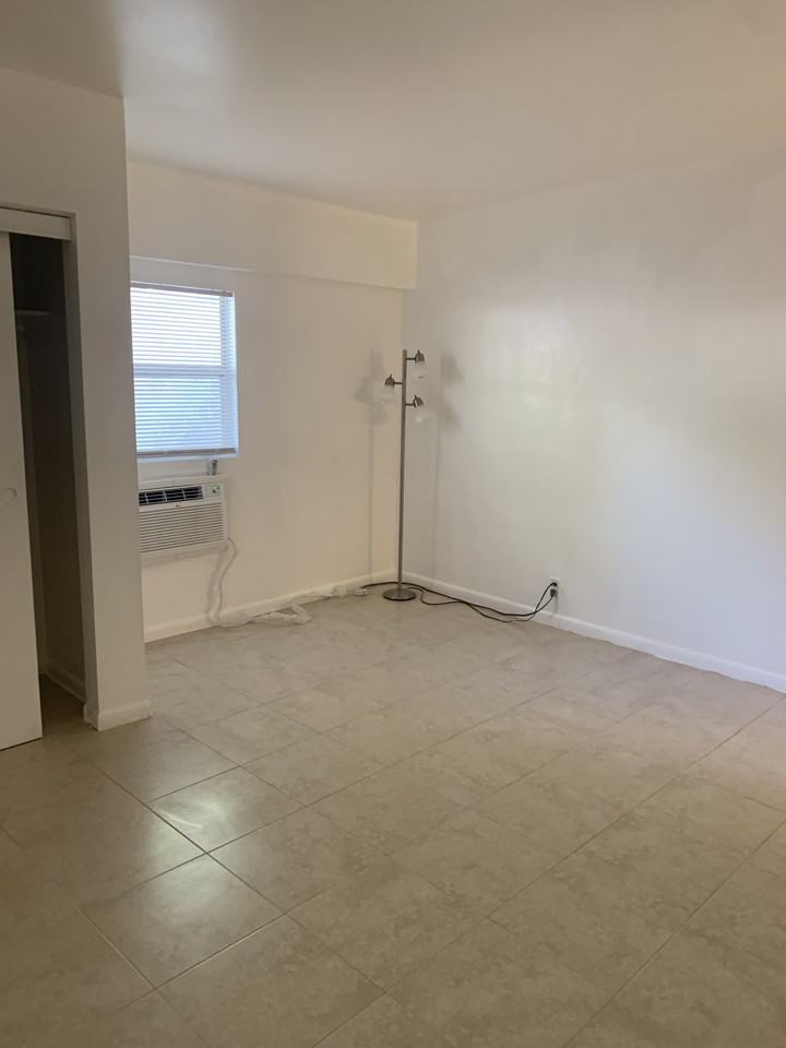 733 Cypress Dr #1 - Photo 4 of 14
