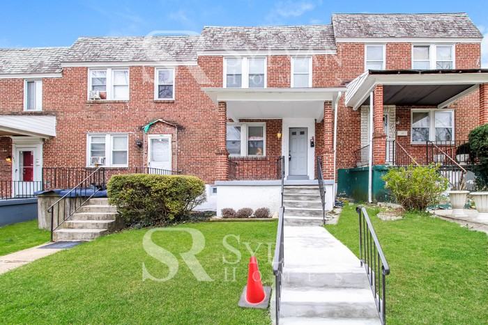 2411 Keyworth Ave - Photo 2 of 16