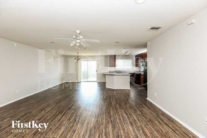 2152 Benning Way - Photo 3 of 15