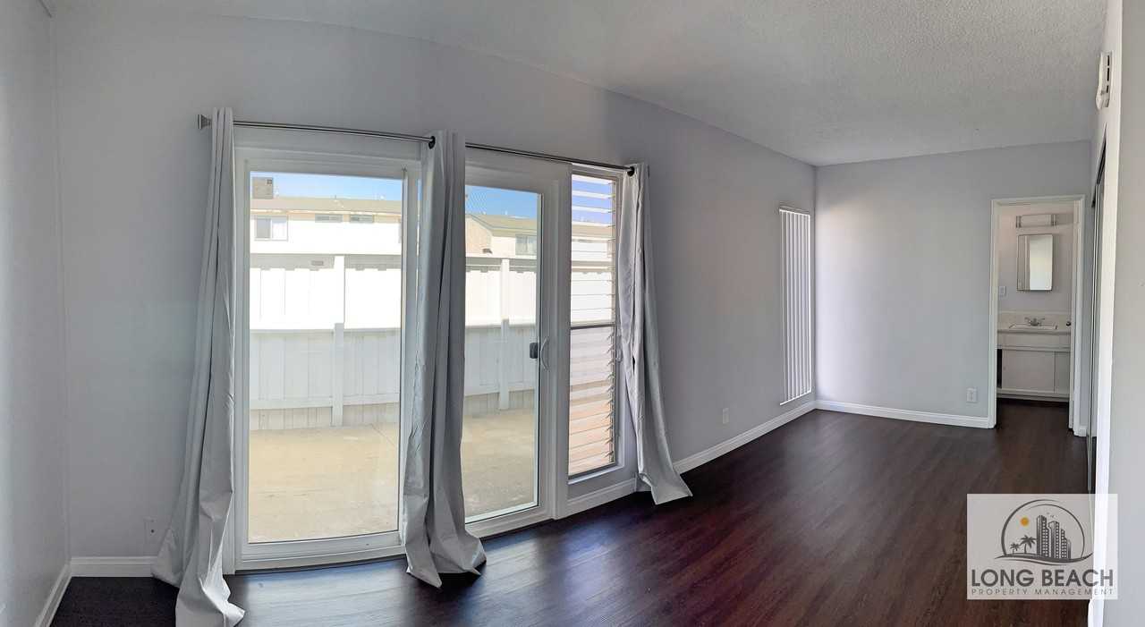 859 West 19th Street #16 - Photo 2 of 10