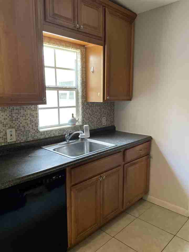 221 Sw 2nd Ave #NA - Photo 2 of 25