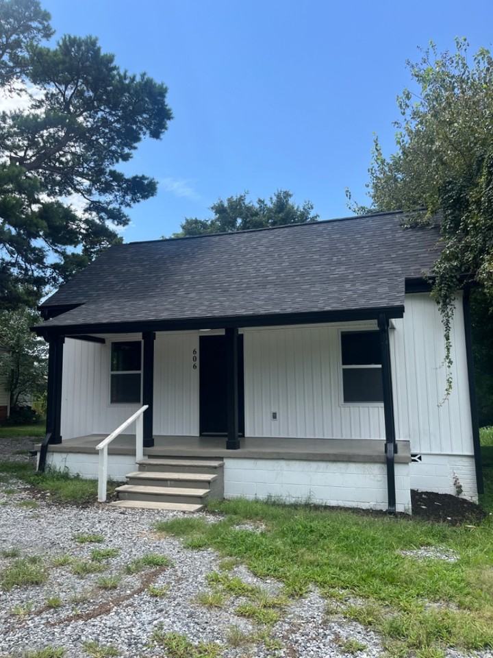 606 Red Line Avenue - Photo 3 of 36