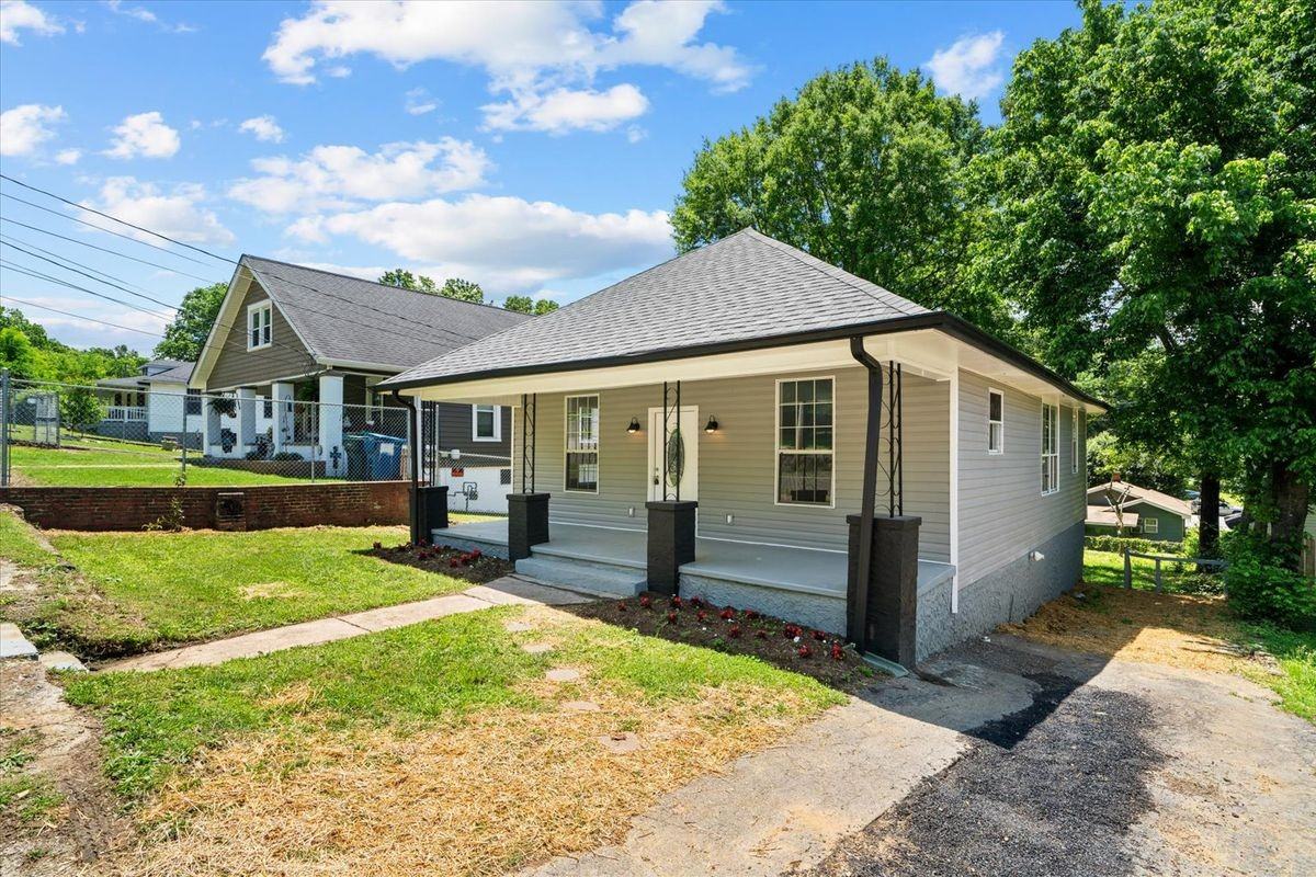 3206 E 44th St - Photo 3 of 25