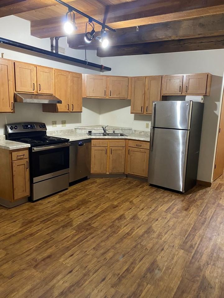 Belle Harbor offers one, two, and three bedroom lofts - Photo 4 of 13