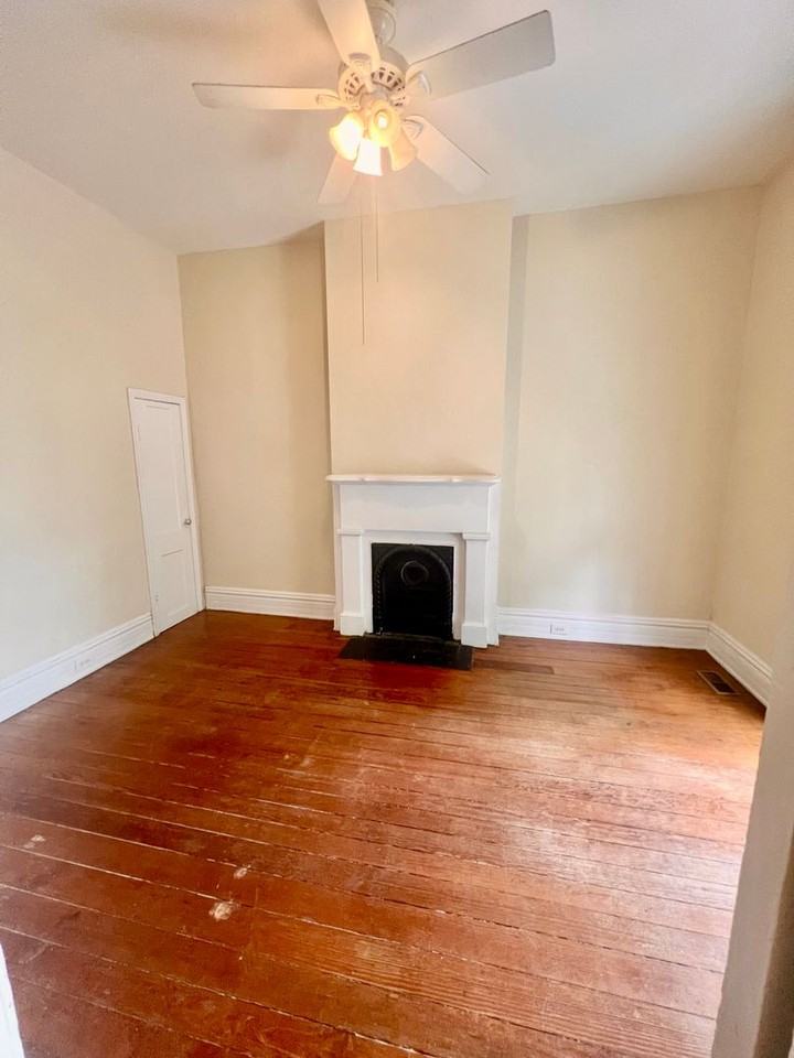302 S Laurel St - Photo 3 of 25