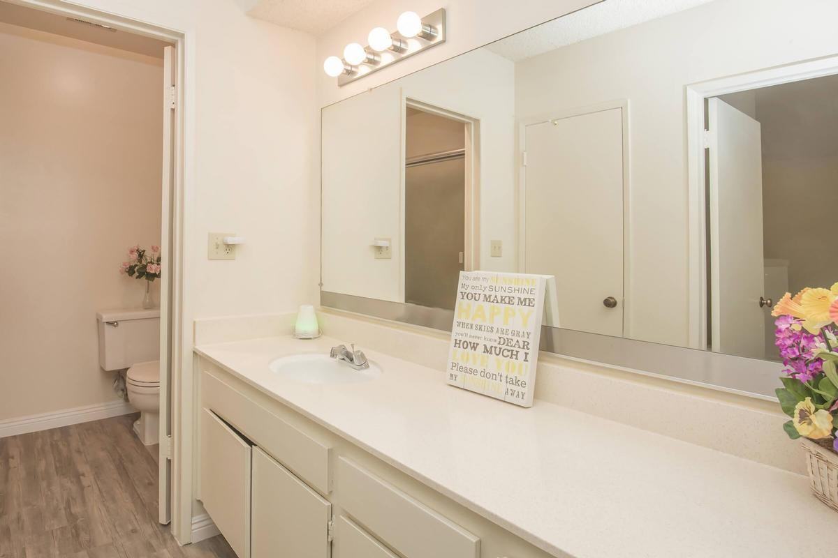 3553 Emerald Street - Photo 6 of 12