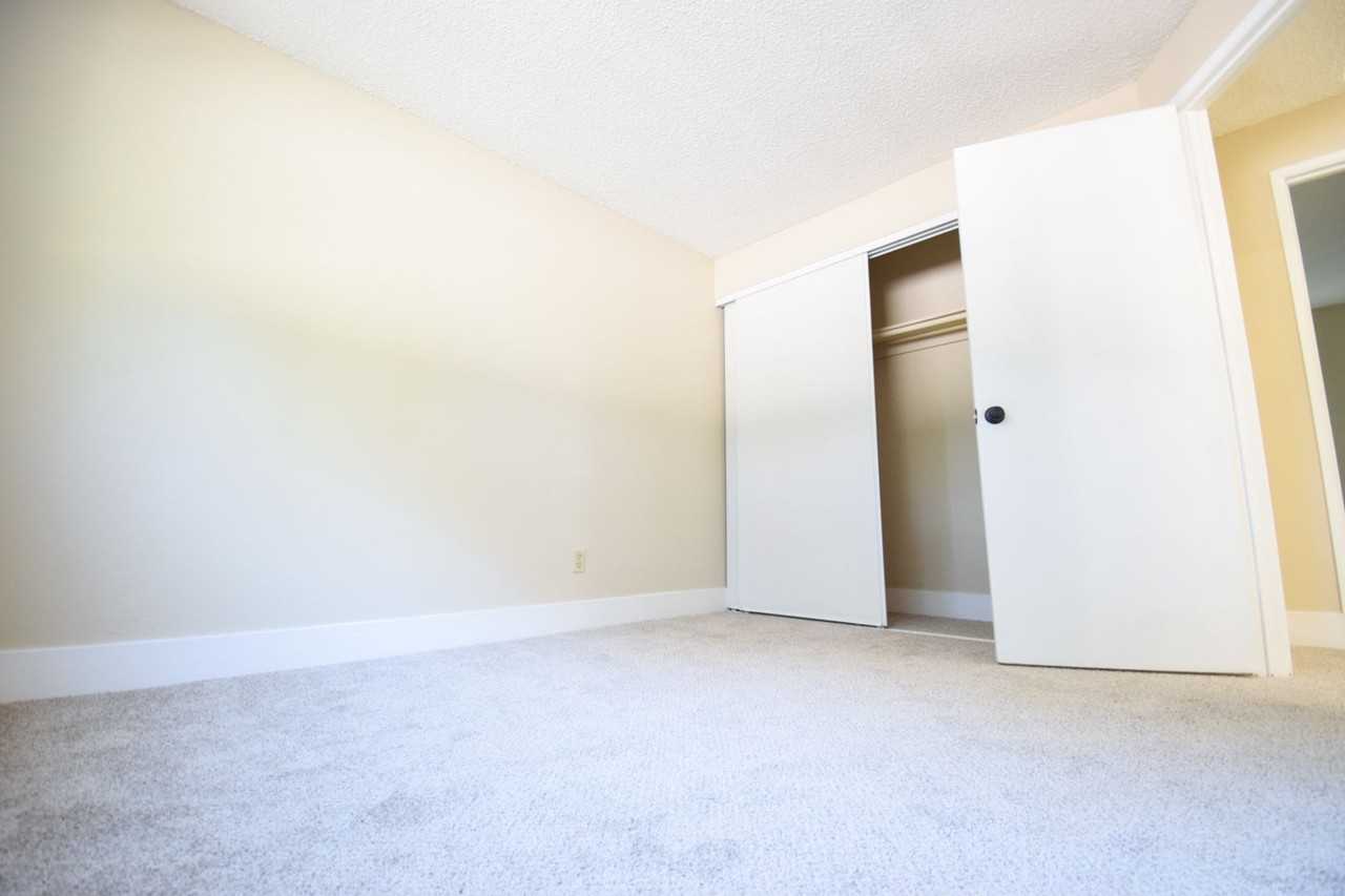 1926 Sw Hume Ct - Photo 6 of 12