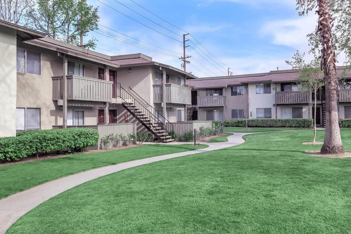 11250 Dale St - Photo 6 of 32