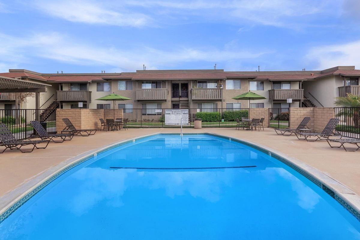 11250 Dale St - Photo 5 of 32