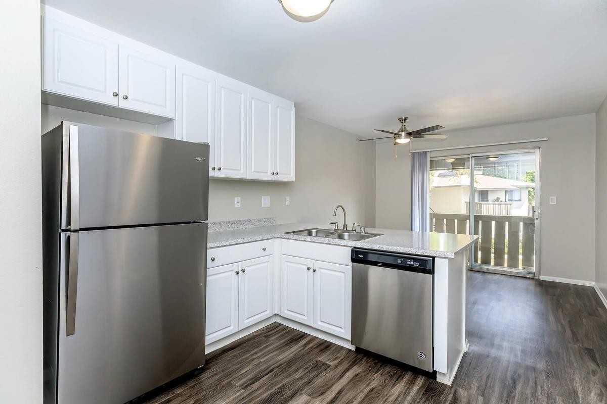 11250 Dale St - Photo 5 of 32