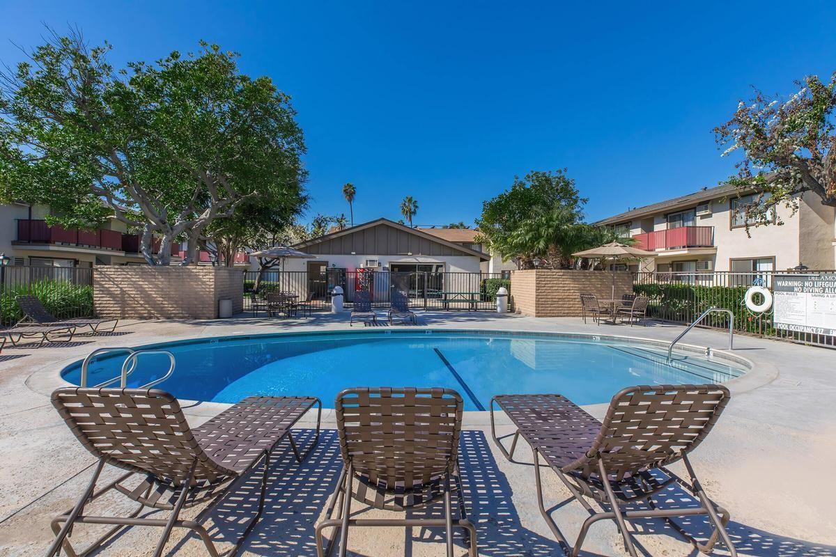 909 S Knott Ave - Photo 7 of 8