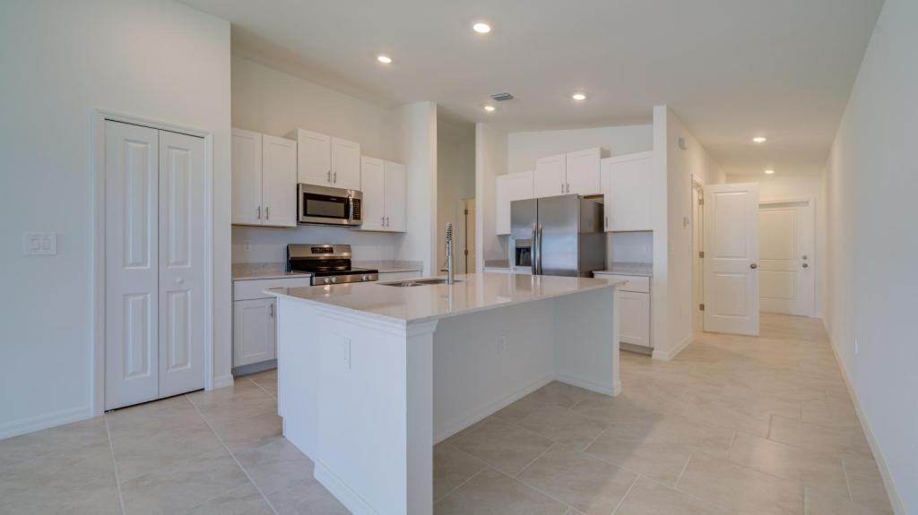 17400 Monte Isola Way - Photo 5 of 18