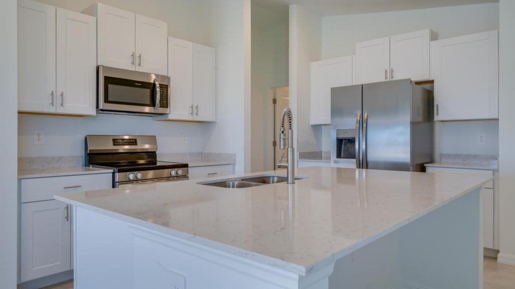17400 Monte Isola Way - Photo 6 of 18