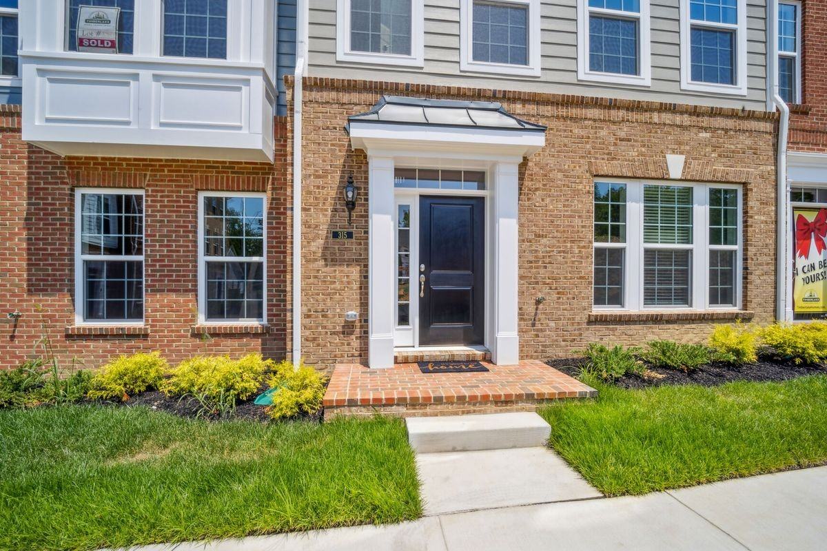 315 Buckeye Cir - Photo 2 of 15