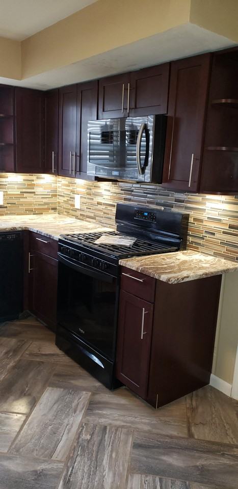 614 Des Moines Dr - Photo 2 of 14