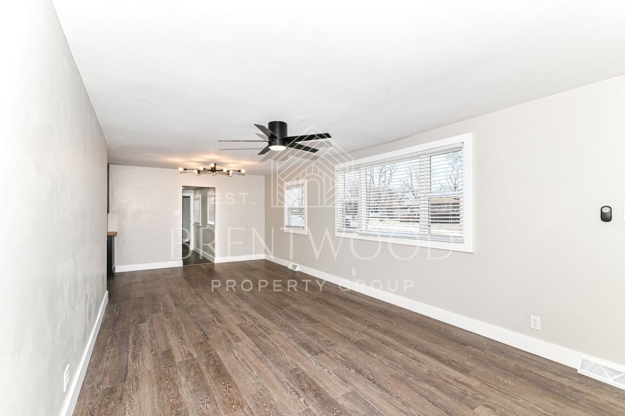 2905 Halifax Dr - Photo 2 of 31