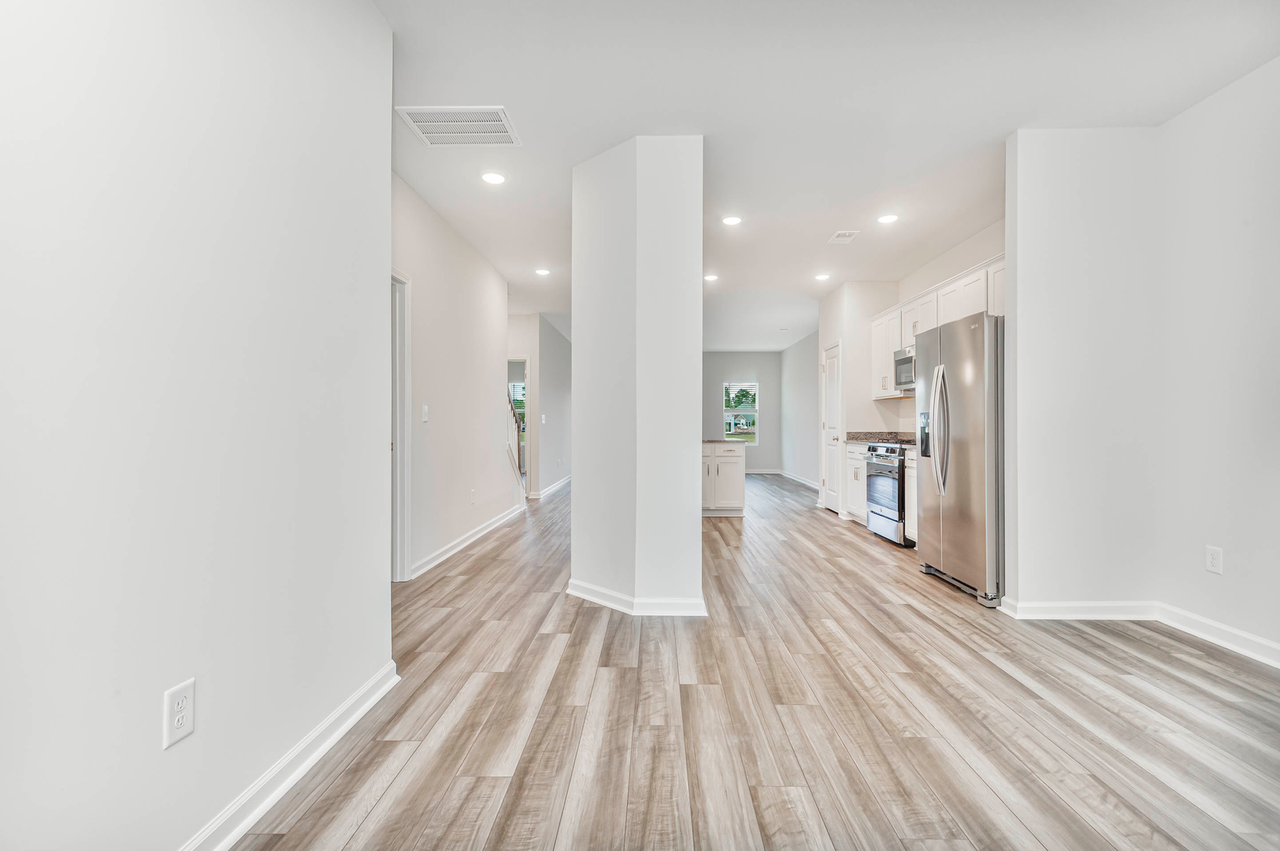 1129 Boswell Ct - Photo 5 of 42