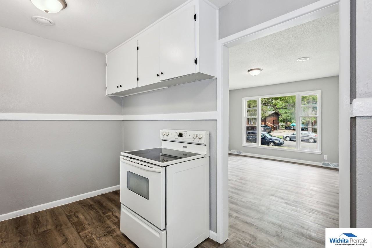 2214 S Glenn St - Photo 6 of 16
