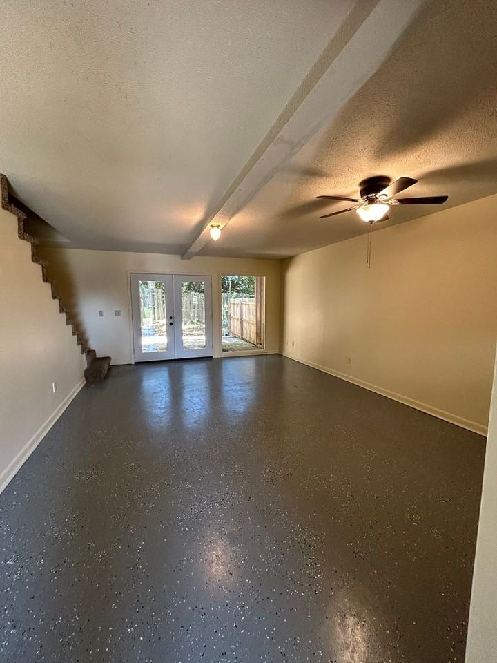 8 Anthony Cir - Photo 2 of 12