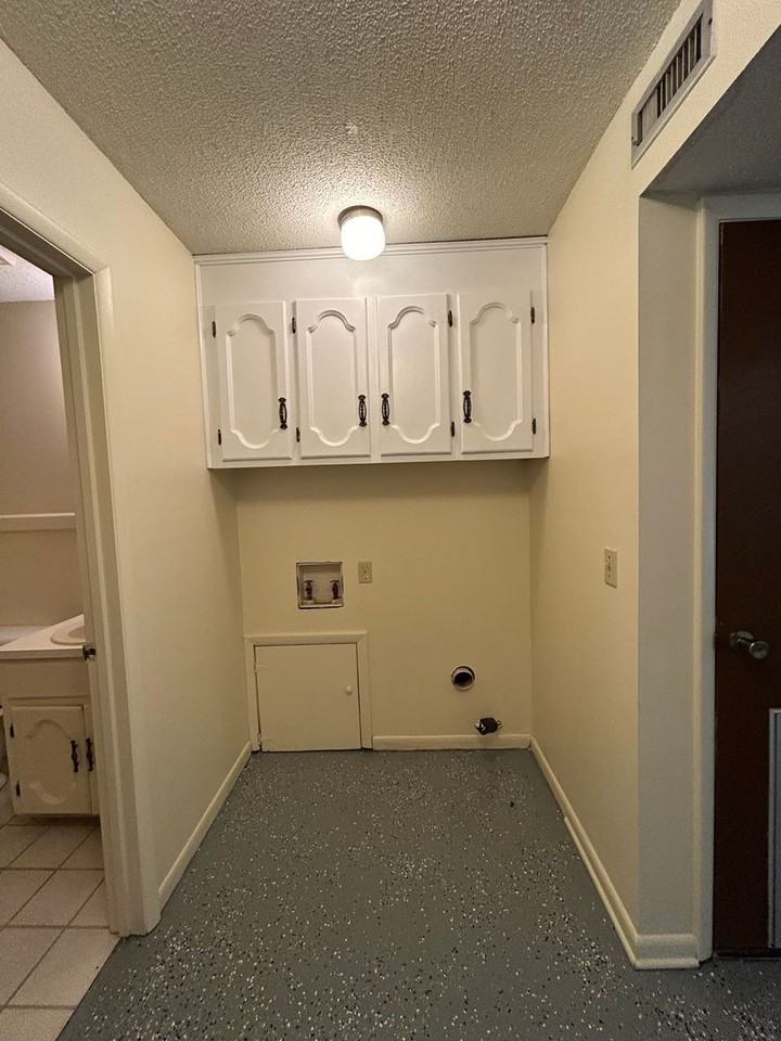 8 Anthony Cir - Photo 5 of 12
