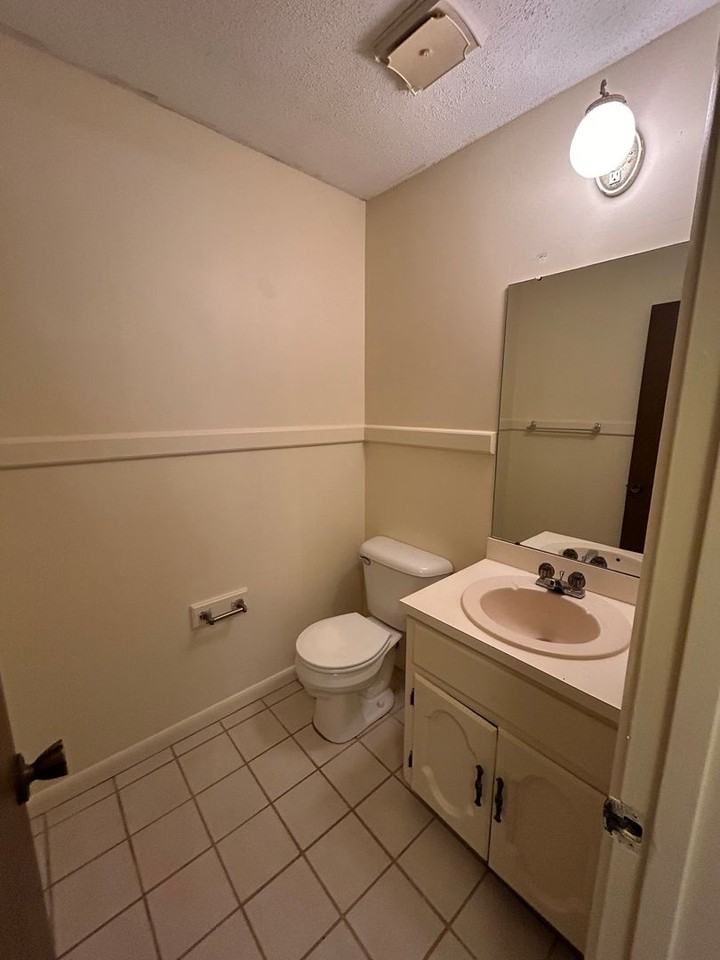 8 Anthony Cir - Photo 6 of 12